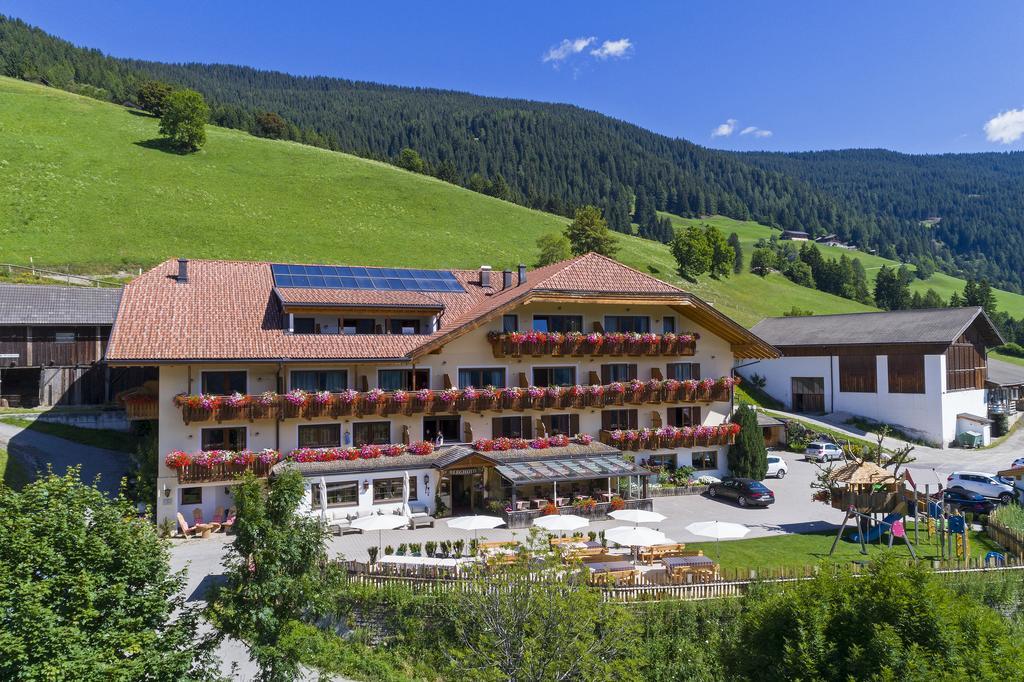 Hotel Schopfenhof San Candido Exterior foto